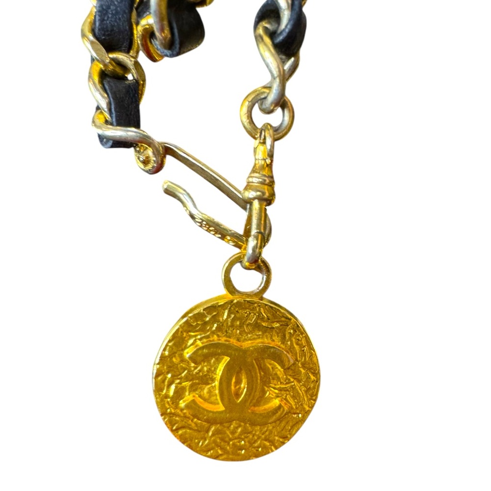 VTG CHANEL Woven Chain Belt Black Leather and Gold Chain with CC Medallion - Picture 2 of 9
